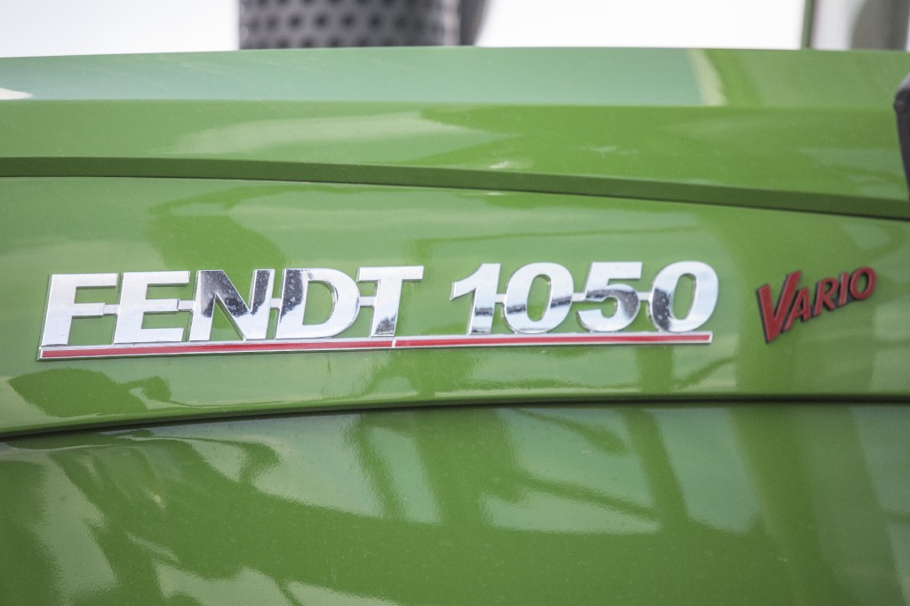 Fendt-1050-tractor-closeup